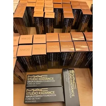 Fond de ten, Mac, Studio Radiance, 30 ml Livrare rapidă