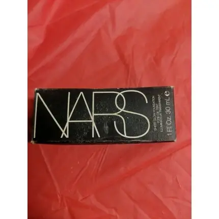 Calitate înaltă Fond de ten Nars Sheer Glow, transparent, medizingold